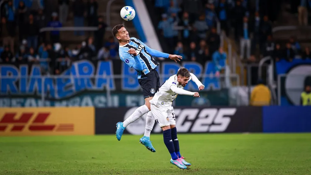 Grêmio venceu, mas vai disputar o play-off na Sul-Americana. Foto: Maxi Franzoi/AGIF
