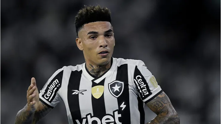 RJ - RIO DE JANEIRO - 27/05/2025 - COPA LIBERTADORES 2025, BOTAFOGO X UNIVERSIDAD DE CHILE - Igor Jesus jogador do Botafogo comemora seu gol durante partida contra o Universidad de Chile no estadio Engenhao pelo campeonato Copa Libertadores 2025.