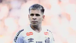 Soteldo em ação pelo Santos - Foto: Marcello Zambrana/AGIF