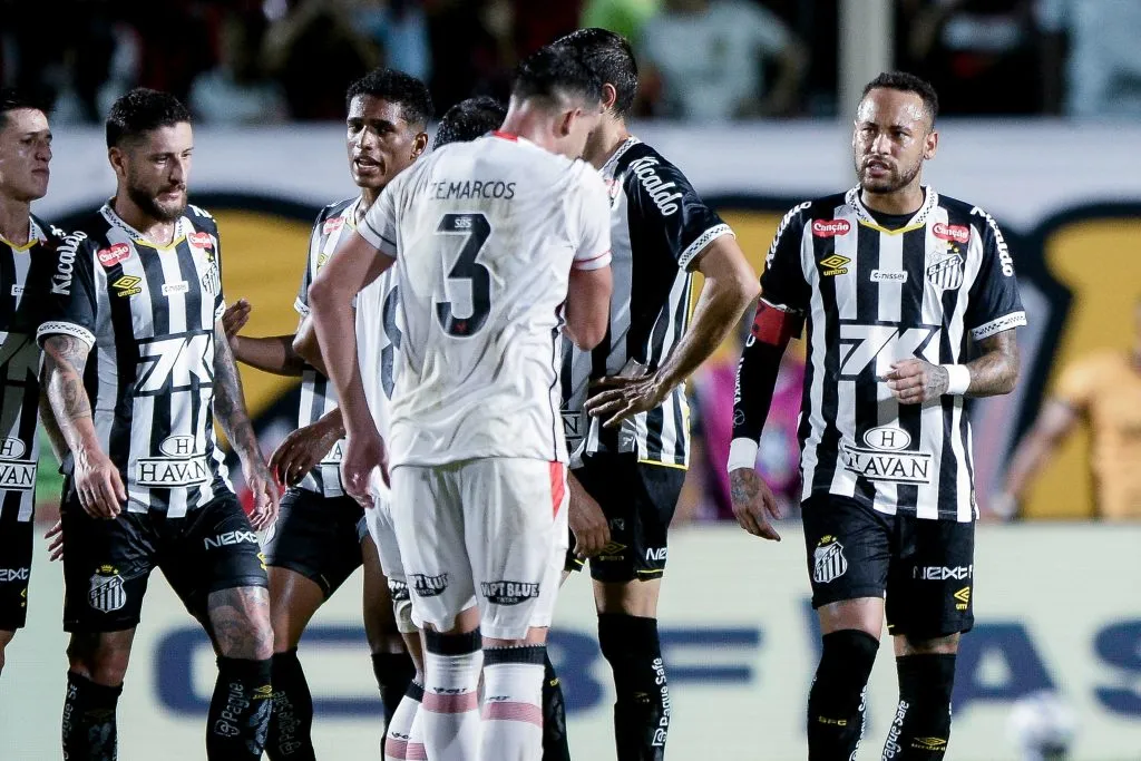 BA – SALVADOR – 25/05/2025 – BRASILEIRO A 2025, VITORIA X SANTOS – Neymar jogador do Santos durante partida contra o Vitoria no estadio Barradao pelo campeonato Brasileiro A 2025. Foto: Jhony Pinho/AGIF