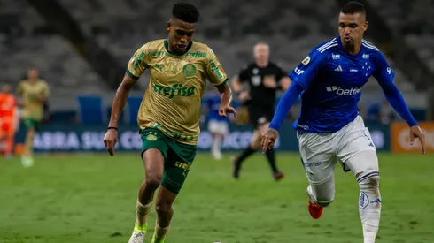 MG - BELO HORIZONTE - 04/12/2024 - BRASILEIRO A 2024, CRUZEIRO X PALMEIRAS - Estevao jogador do Palmeiras durante partida contra o Cruzeiro no estadio Mineirao pelo campeonato Brasileiro A 2024. Foto: Fernando Moreno/AGIF