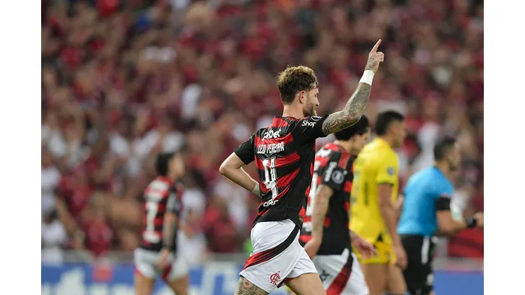 Léo Pereira jogador do Flamengo comemora seu gol durante partida contra o Deportivo Táchira no estádio Maracanã pelo campeonato Copa Libertadores 2025. Foto: Thiago Ribeiro/AGIF