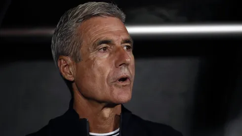 Santos quase fechou com Luís Castro - Foto: Wagner Meier/Getty Images.