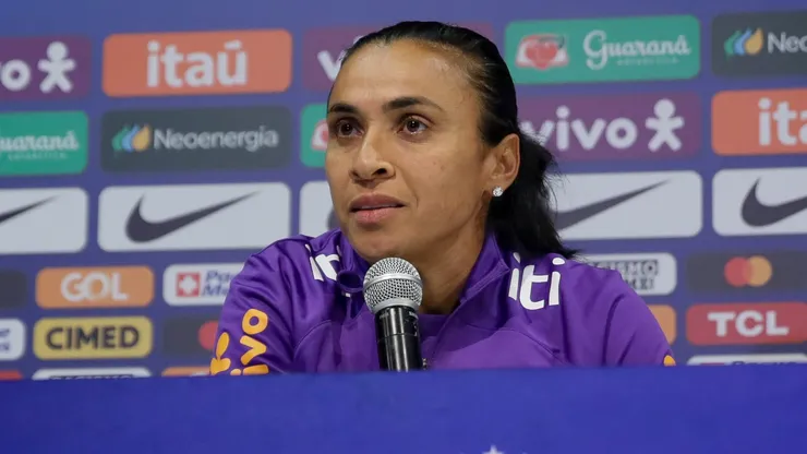 Marta jogadora da Seleção Brasileira de Futebol Feminino concede entrevista coletiva na Arena de Pernambucano antes do treino desta sexta-feira (31).