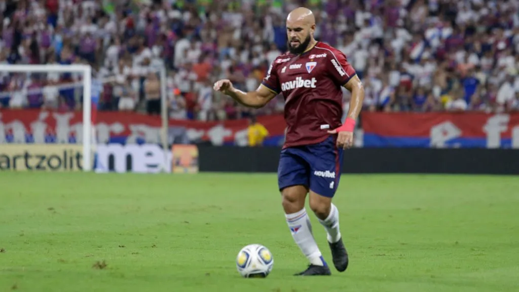 Zé Welison jogador do Fortaleza durante partida contra o Vitoria no estádio Arena Castelão pelo campeonato Copa Do Nordeste 2024. Foto: Lucas Emanuel/AGIF
