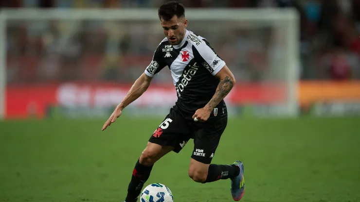 Garré ganhou primeira oportunidade com Diniz. Foto: Thiago Ribeiro/AGIF