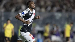 Especulado no Chelsea, Rayan é uma das principais peças ofensivas do Vasco - Foto: Jorge Rodrigues/AGIF