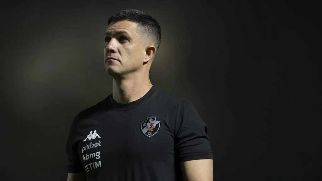 Barbieri foi comandante do Cruz-Maltino em 2023. Foto: Jorge Rodrigues/AGIF.