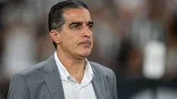 Renato Paiva deve escalar o Botafogo com algumas novidades - Foto: Thiago Ribeiro/AGIF