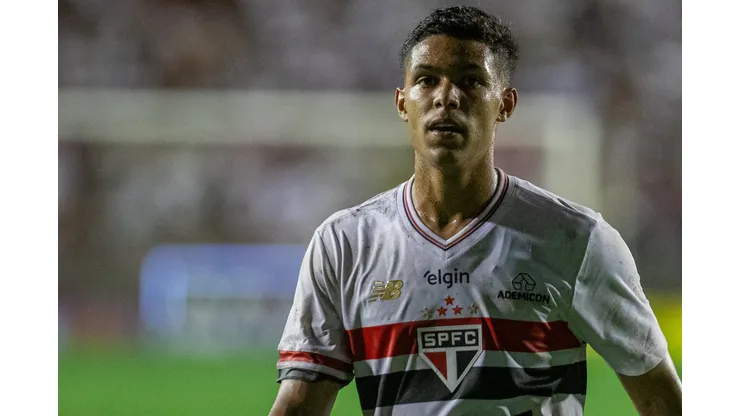 Ryan jogador do São Paulo durante partida contra o Náutico no estádio Aflitos pelo campeonato Copa Do Brasil 2025. Foto: Rafael Vieira/AGIF
