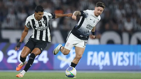 Garro durante partida. Foto: Lucas Figueiredo/Getty Images