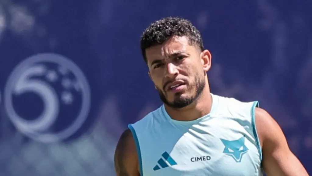 Foto: Gilson Lobo/AGIF – William é lateral do Alviceleste e tem contrato até 2026.