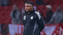 Roger Machado técnico do Internacional durante partida contra o Bahia no estádio Beira-Rio pelo campeonato Copa Libertadores 2025.