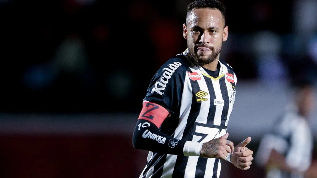 Neymar pode desfalcar o Santos contra o Botafogo – Foto: Jhony Pinho/AGIF