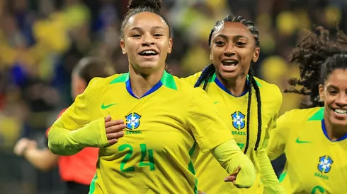 SP - SAO PAULO - 30/05/2025 - AMISTOSO FEMININO, BRASIL X JAPAO - Dudinha jogadora do Brasil comemora seu gol durante partida contra o Japao no estadio Arena Corinthians pelo campeonato Amistoso.