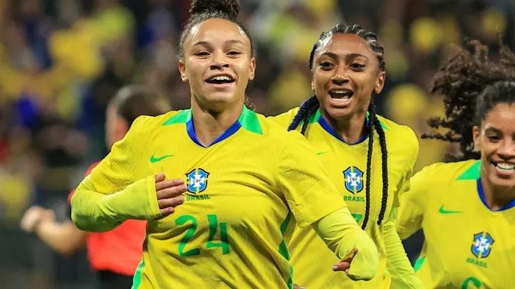 SP - SAO PAULO - 30/05/2025 - AMISTOSO FEMININO, BRASIL X JAPAO - Dudinha jogadora do Brasil comemora seu gol durante partida contra o Japao no estadio Arena Corinthians pelo campeonato Amistoso.