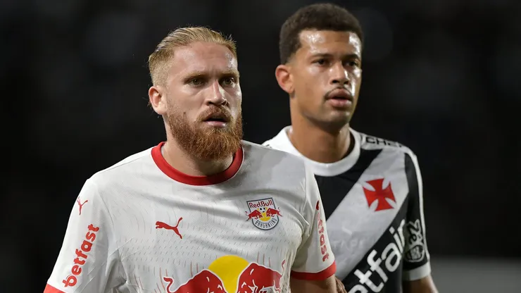 Confira todas as emoções de Vasco x Bragantino em São Januário, pelo Brasileirão Betano. Foto: Reprodução.