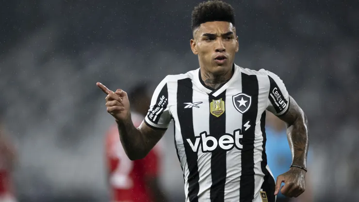 Igor Jesus em ação pelo Botafogo - Foto: Jorge Rodrigues/AGIF