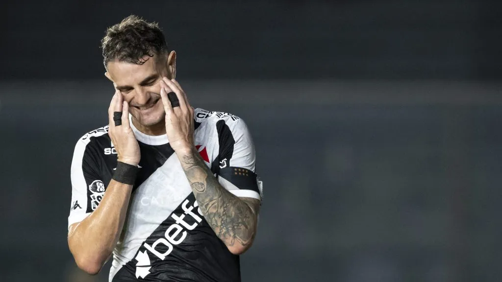 Vegetti, atacante do Gigante da Colina. Foto: Jorge Rodrigues/AGIF.