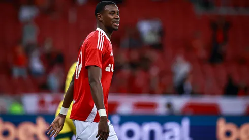 Ricardo Mathias em ação pelo Internacional no Brasileirão Betano - Foto: Maxi Franzoi/AGIF