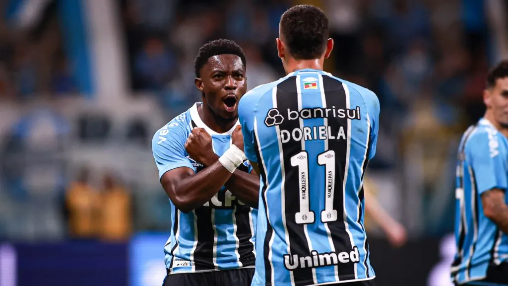 Monsalve e Amuzu não estão à disposição para o confronto entre Juventude x Grêmio – Foto: Maxi Franzoi/AGIF