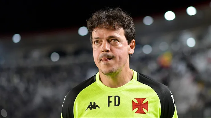 Fernando Diniz técnico do Vasco durante partida contra o Bragantino no estádio São Januário pelo campeonato Brasileiro A 2025.