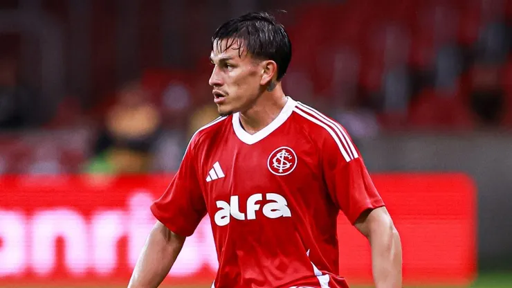 Alexandro Bernabei jogador do Internacional durante partida contra o Mirassol no estádio Beira-Rio pelo campeonato Brasileiro A 2025.