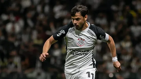 Romero jogador do Corinthians durante partida contra o Atlético-MG no estádio Arena MRV - Foto: Fernando Moreno/AGIF