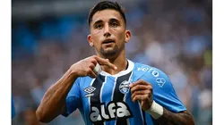 Kike Olivera não jogará contra o Fluminense em uma lista de 8 ausências do Grêmio - Foto: Maxi Franzoi/AGIF