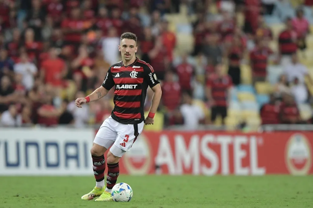 Léo Ortiz na partida contra o Fortaleza. Foto: Thiago Ribeiro/AGIF