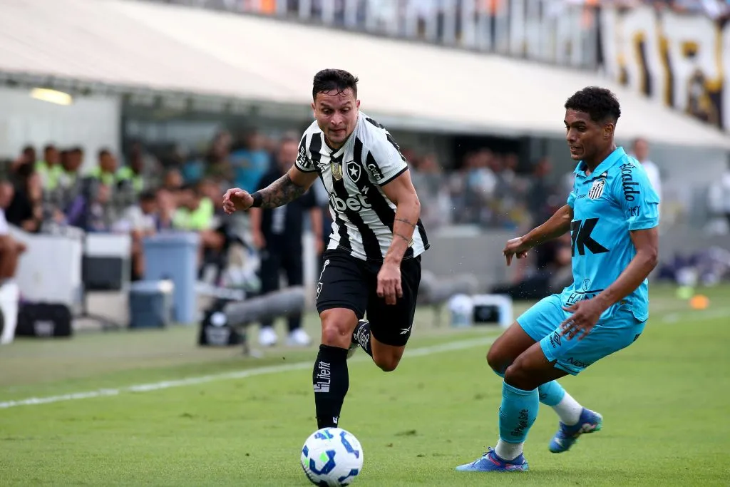 Artur em ação pelo Botafogo. Foto: Mauricio De Souza/AGIF