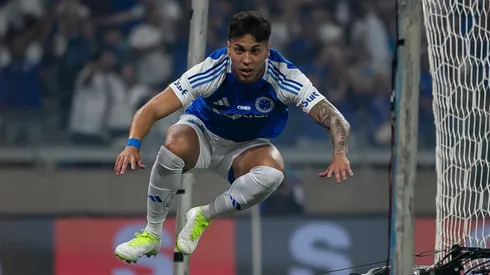Kaio Jorge, atacante do Cruzeiro, comemora seu gol durante partida contra o Palmeiras no estádio Mineirão pelo Campeonato Brasileiro