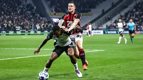 Corinthians x Vitória se enfrentando pelo Campeonato Brasileiro A 2025. Foto: Fabio Giannelli/AGIF