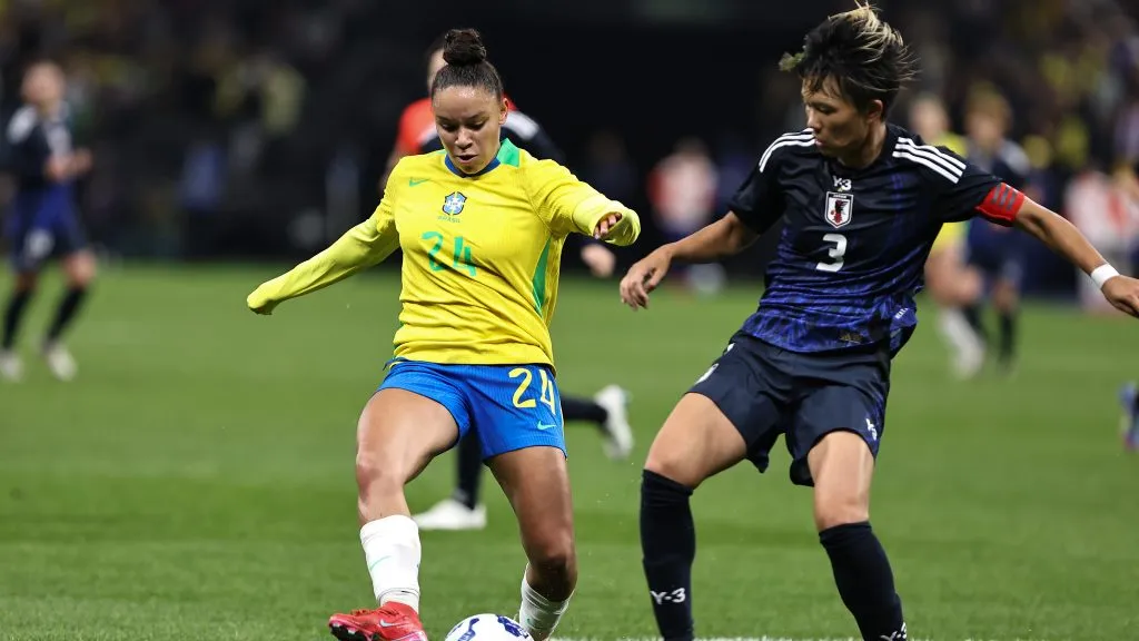 Dudinha no amistoso contra o Japão