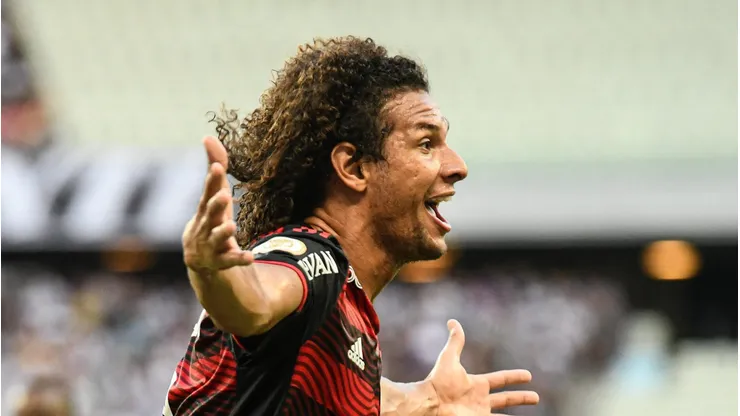 CE - Fortaleza - 14/05/2022 - BRASILEIRO A 2022, CEARA X FLAMENGO - Willian Arao jogador do Flamengo comemora seu gol com jogadores do seu time durante partida contra o Ceara no estadio Arena Castelao pelo campeonato Brasileiro A 2022.