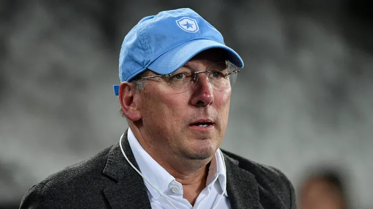 John Textor presidente da SAF do Botafogo durante partida contra o Atlético-GO no estádio Engenhão pelo campeonato Brasileiro A 2024.