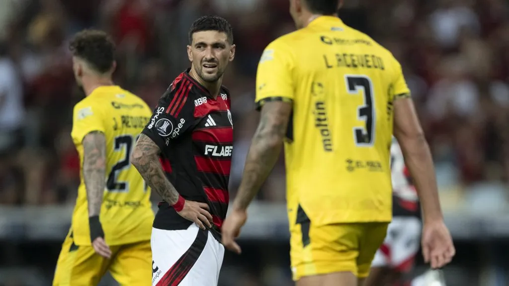 Arrascaeta durante partida. Foto: Jorge Rodrigues/AGIF