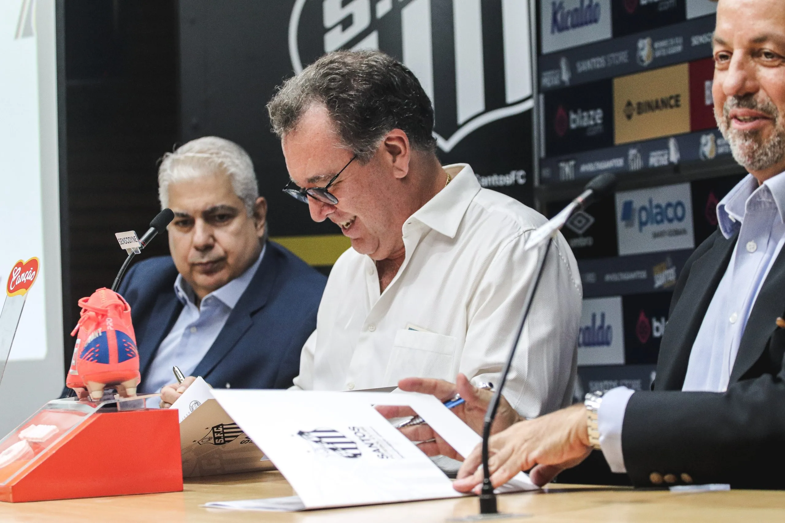 Marcelo Teixeira presidente do Santos durante coletiva de imprensa realizada na Vila Belmiro. Foto: Reinaldo Campos/AGIF