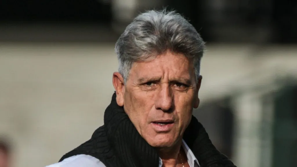 Foto: Robson Mafra/AGIF – Renato Gaúcho indica e SFC pode levar chapéu do time carioca.