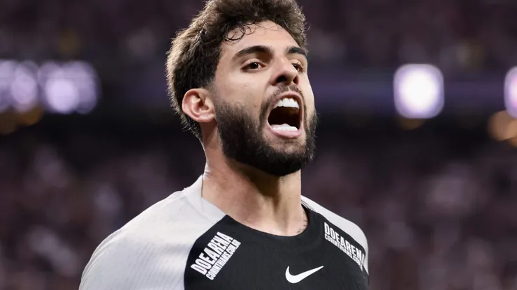 Yuri Alberto comemorando gol durante partida entre Corinthians e Santos, na Neo Química Arena, pelo Brasileirão.