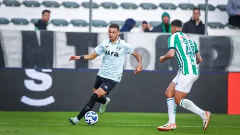 Alysson chamou atenção do Mano Menezes - Foto: Lucas Uebel/Grêmio