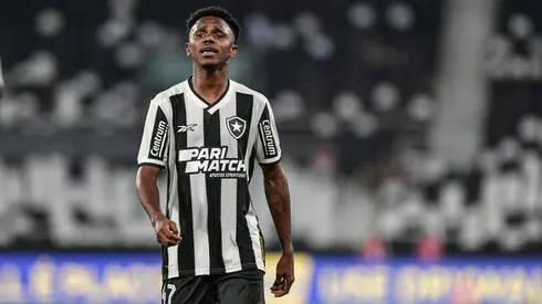 Jeffinho, jogador do Botafogo é desfalque confirmado no Mundial de Clubes por lesão no joelho