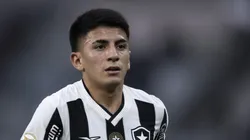 RJ - RIO DE JANEIRO - 09/11/2024 - BRASILEIRO A 2024, BOTAFOGO X CUIABA - Thiago Almada jogador do Botafogo durante partida contra o Cuiaba no estadio Engenhao pelo campeonato Brasileiro A 2024.
