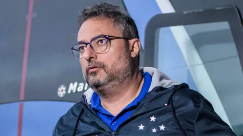 Alexandre Mattos chega ao Santos acertando duas saídas imediatas