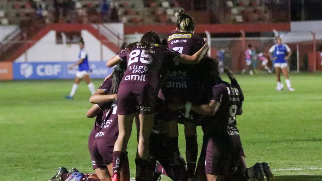 Jogadoras da Ferroviária no duelo contra o Cruzeiro pelo Brasileirão Feminino