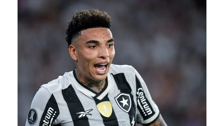 RJ - RIO DE JANEIRO - 27/05/2025 - COPA LIBERTADORES 2025, BOTAFOGO X UNIVERSIDAD DE CHILE - Igor Jesus jogador do Botafogo durante partida contra o Universidad de Chile no estadio Engenhao pelo campeonato Copa Libertadores 2025. Foto: Thiago Ribeiro/AGIF