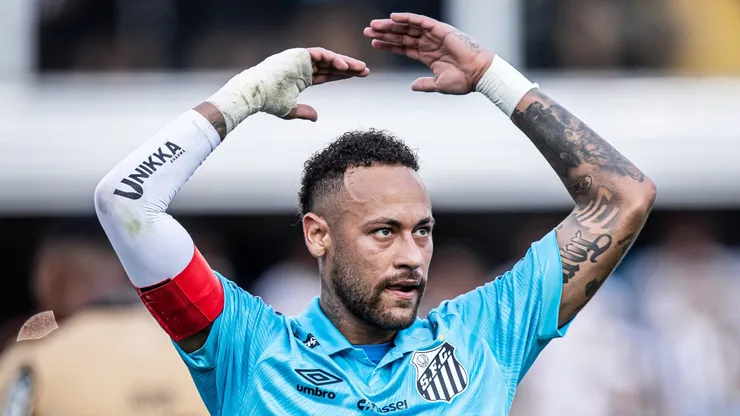 Neymar em campo pelo Santos na Vila Belmiro. Fotos: Raul Baretta/ Santos FC