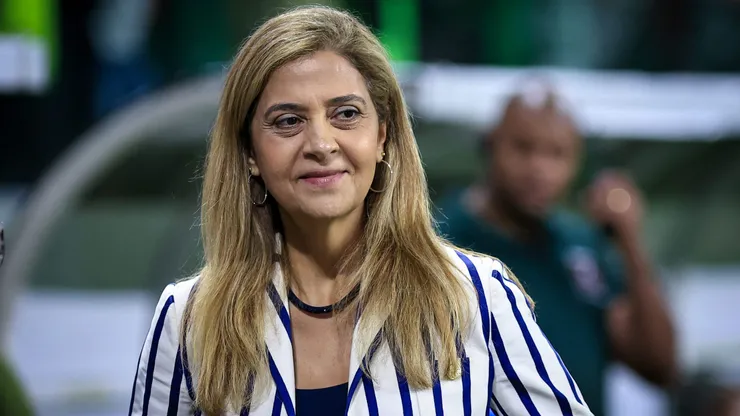 Leila Pereira monitora o atleta - Foto: Fabio Giannelli/AGIF.