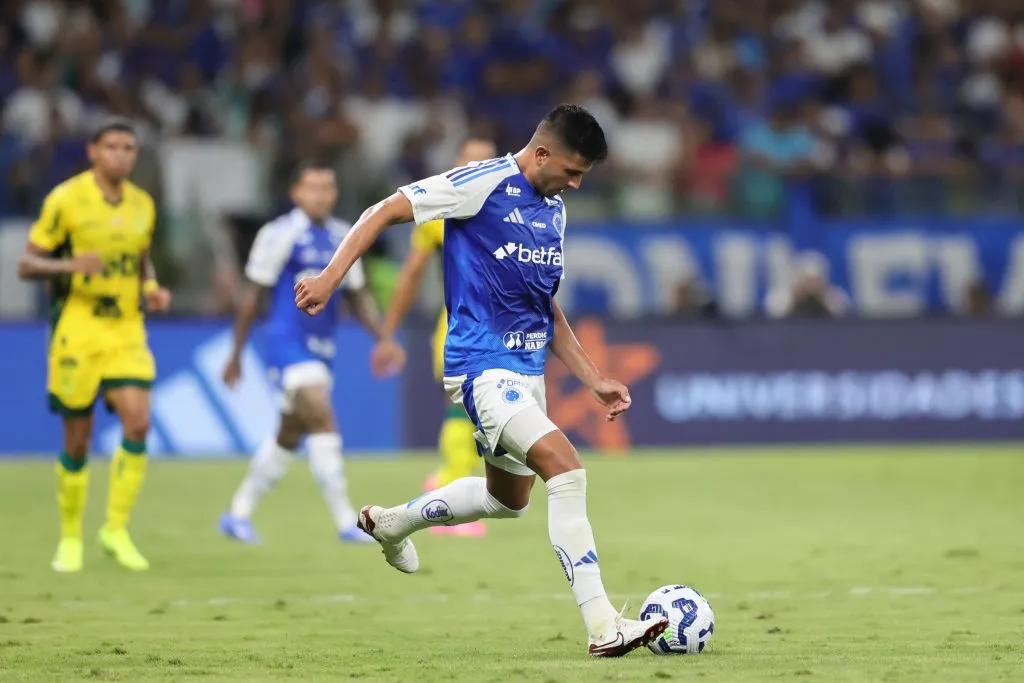 MG – BELO HORIZONTE – 29/03/2025 – BRASILEIRO A 2025, CRUZEIRO X MIRASSOL – Gamarra jogador do Cruzeiro durante partida contra o Mirassol no estadio Mineirao pelo campeonato Brasileiro A 2025. Foto: Gilson Lobo/AGIF