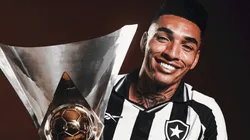 Igor Jesus vestindo a nova camisa do Botafogo - Foto: Reprodução/Botafogo